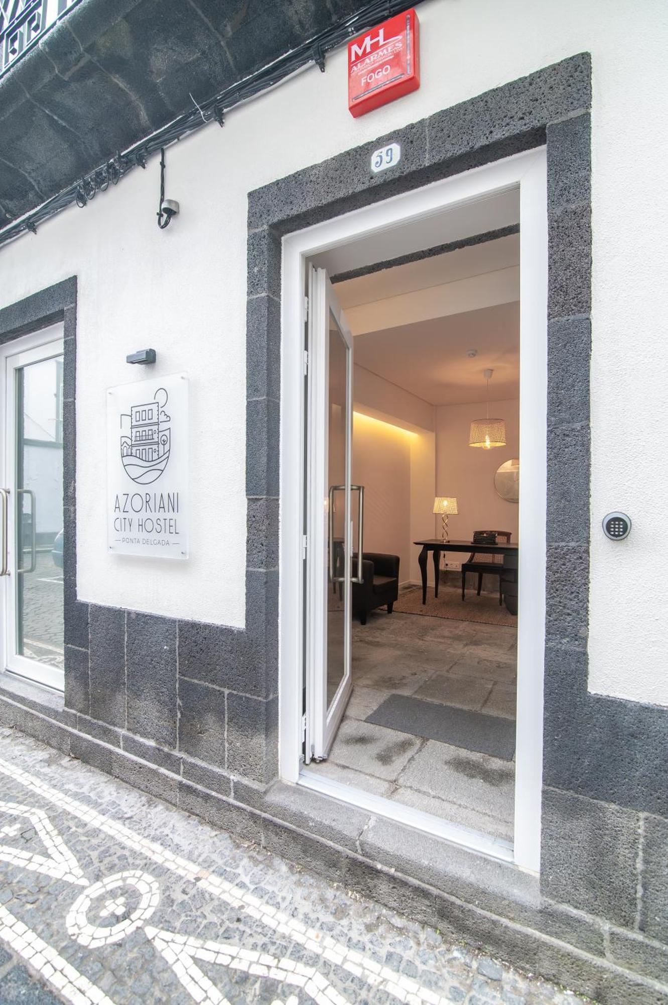 Azoriani City Hostel Ponta Delgada Exterior photo